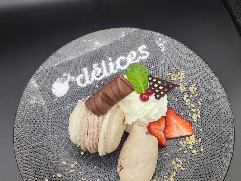 Macaron Kinder bueno - Restaurant à Guillestre O'Délices